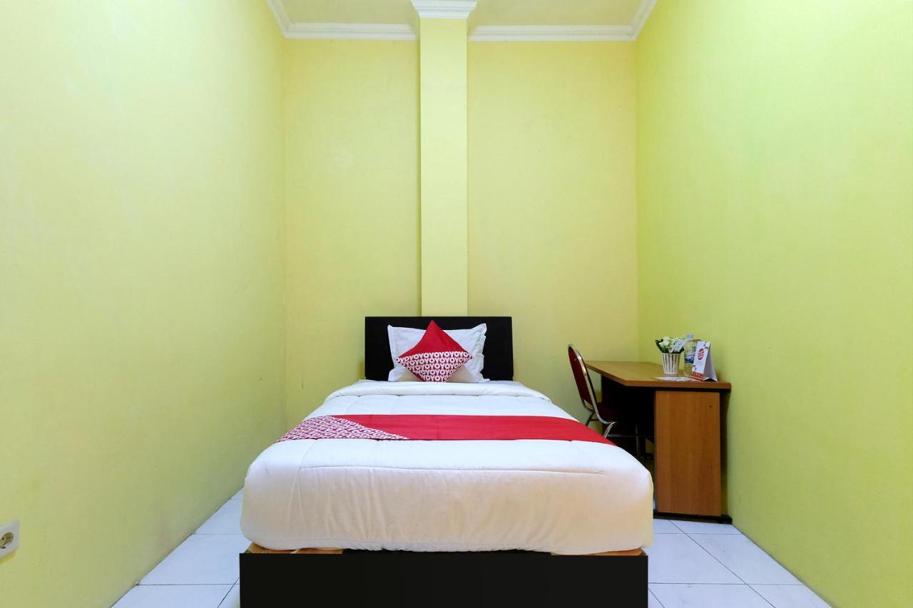 Super Oyo 338 Guest House Omah Manahan Syariah Surakarta  Ngoại thất bức ảnh