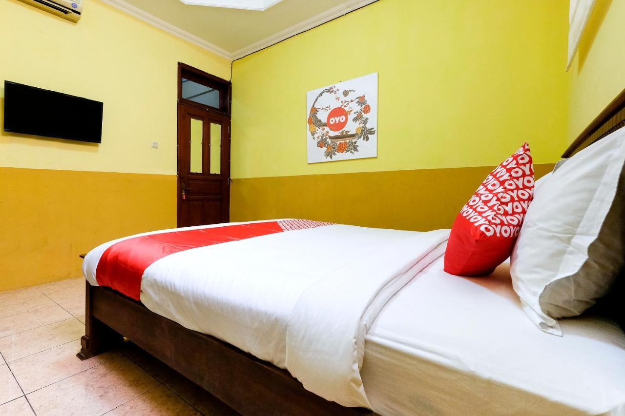 Super Oyo 338 Guest House Omah Manahan Syariah Surakarta  Ngoại thất bức ảnh