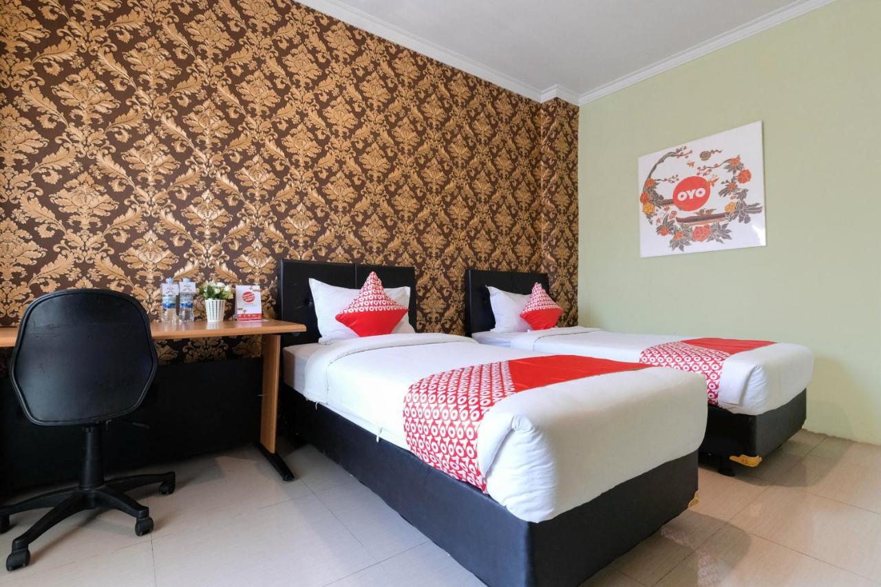 Super Oyo 338 Guest House Omah Manahan Syariah Surakarta  Ngoại thất bức ảnh