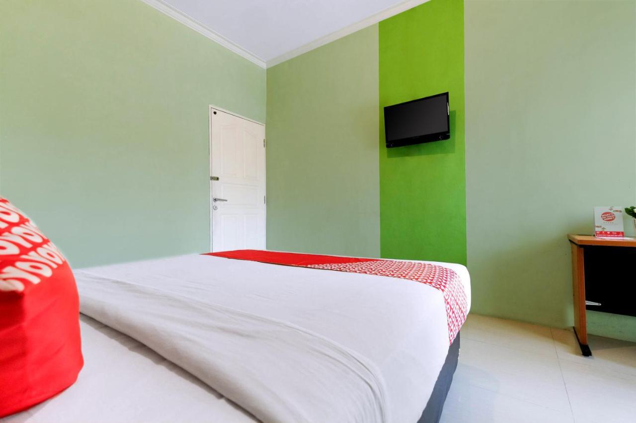 Super Oyo 338 Guest House Omah Manahan Syariah Surakarta  Ngoại thất bức ảnh