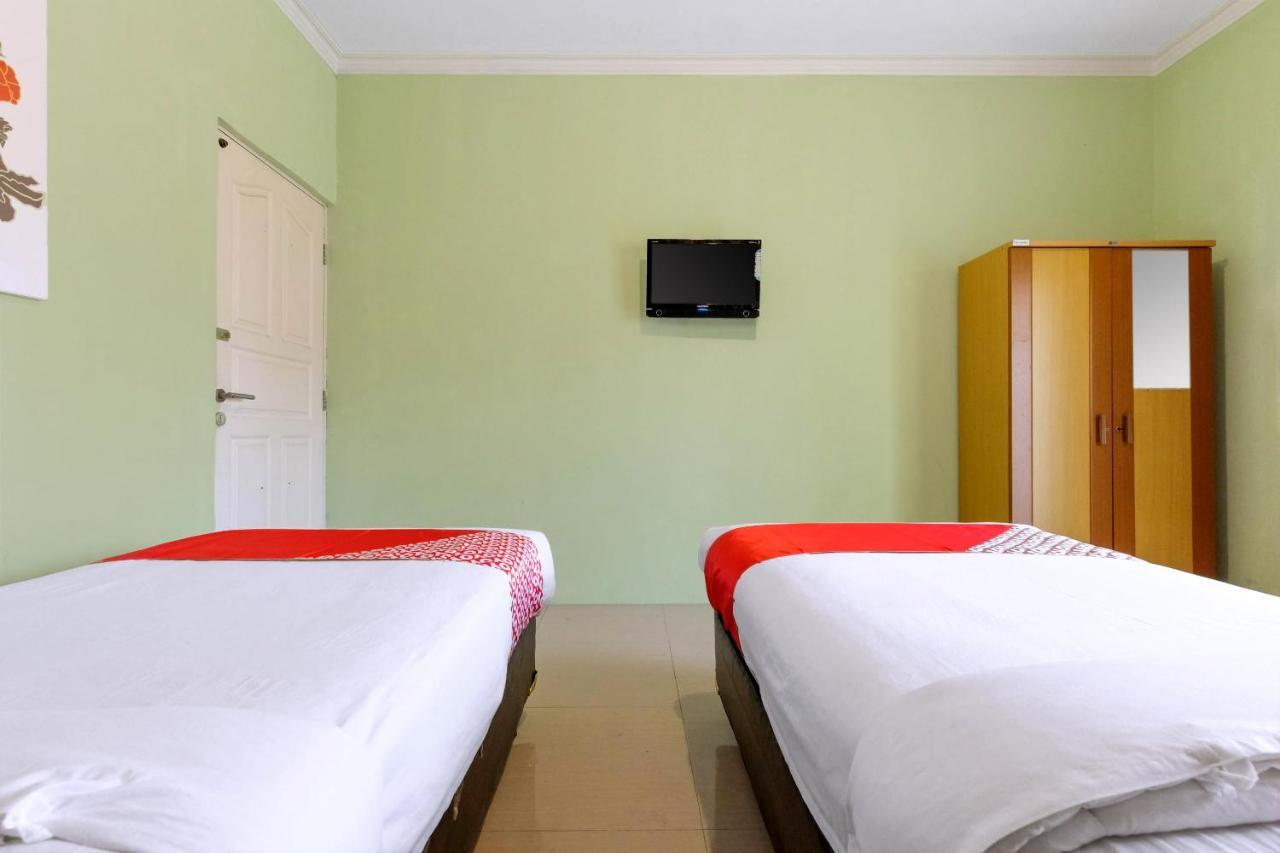 Super Oyo 338 Guest House Omah Manahan Syariah Surakarta  Ngoại thất bức ảnh