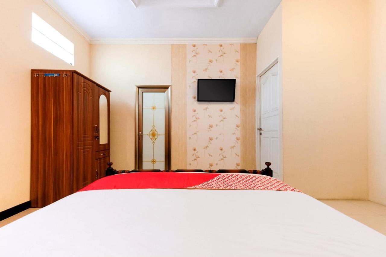 Super Oyo 338 Guest House Omah Manahan Syariah Surakarta  Ngoại thất bức ảnh